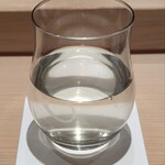 神田錦町 鮨たか晴 - 日本酒（半合）　850円