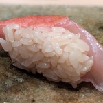 神田錦町 鮨たか晴 - シャリ