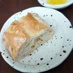 TRATTORIA CREATTA - パン