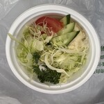 どりあん - わざわざ駅まで届けて下さったサラダ。感謝です。