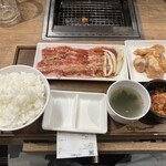 焼肉ライク - 料理写真:来ました！（牛バラホルモンセット）