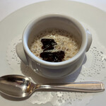 御影 ジュエンヌ - トンカ豆のフォームをのせたプリンとコーヒーゼリー