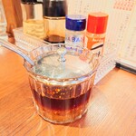 やぐら亭 - 一緒に持って来てくれた"辣油"。