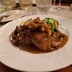 グローブ デュ モンド - 子牛タンのソテーキノコソース