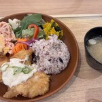 鳥○食堂×タニタカフェ - 