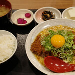 肉と魚がうまい酒場 ニューツルマツ - ザ・カツ煮定食