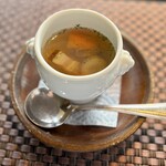 鐵板燒大見 - ベーコンと根菜のスープ