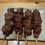 スミビトケムリ - 焼きとんおまかせ５本盛り825円(税込)