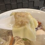 宍道湖しじみ中華蕎麦 琥珀 池袋店 - ワンタン