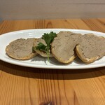 さかづき Brewing - 赤ワインを使った濃厚レバーパテ(4枚) 650円