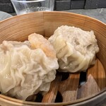 宍道湖しじみ中華蕎麦 琥珀 - 大焼売（肉と海老）