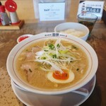 IRUKA - 魚介豚骨950円 ライス200円