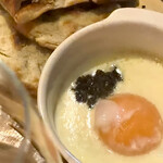 クランデスティーノ 41 - 半熟たまごとトリュフソースのフォンデュ