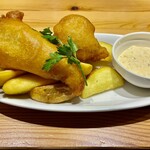 さかづき Brewing - ビアパブ定番！フィッシュ&チップス〜和風タルタル〜　M 980円