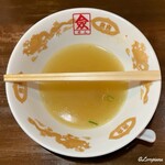 支那そば 僉 - スープは完飲せず