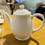 ブルー・ブリック・ラウンジ - 魔法のポットか？無限に紅茶が注げる