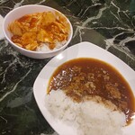 神戸クック・ワールドビュッフェ - 最後にカレーライスと麻婆豆腐丼。