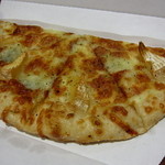 PIZZA OLIVE - 世界の厳選チーズピザ(ハーフ)￥700円