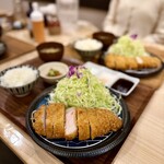 ロースカツ定食 修 - 