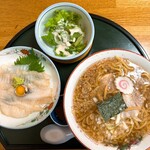 食事処日の出 - エンガワ漬け丼セット(普通サイズラーメンに変更)