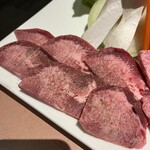 焼肉寿々 - 上塩タンアップです。