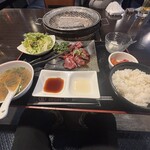 炭火焼肉 牛族 - 