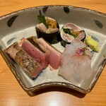 すしやのたい悟 - 鰯磯部巻 朝〆鮃 めじ鮪藁焼さんでーす。①