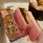 すしやのたい悟 - めじ鮪藁焼さんでーす。