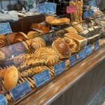 Boulangerie ADACHI - 売場