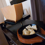 円山別邸 - お待ちかねのラクレットが登場です。