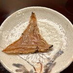 弥助 - バチコ（ナマコの卵巣の乾物）