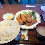 みなみ庵 - カニクリームコロッケとイカフライ定食
