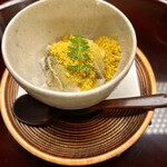 弥助 - 鮑と蓮根の飯蒸し…カラスミ添え