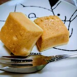 資生堂パーラー 銀座本店ショップ - 真四角な　手の平サイズのチーズケーキ!!