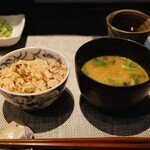 旬菜おばんざい とうたく - ご飯と味噌汁