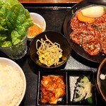 安楽亭 - 国産牛ヘルシー赤身定食