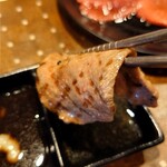 安楽亭 - 焼いた上タン