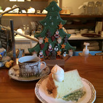 カフェ・ブレス・ミー - クリスマスブレンドとシフォンケーキと