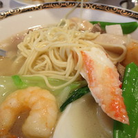 銀座アスター 本店 - 細めの麺です