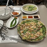 조조칼국수 - カルグクス
            海鮮チヂミ