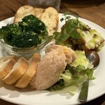 コパン - 前菜としたタラモサラダ、タコのマリネなど