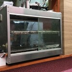 LAILY - バングラデシュ人グループが去った後の保温ショーケース