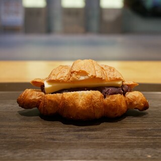 カーリーズ クロワッサン トウキョウ ベイク スタンド_0