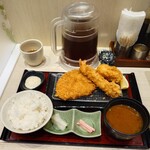 新宿さぼてん 岡山駅サンステーションテラス店 - 『さぼてん迎春御膳［上ロースかつ］』 ・熟成三元麦豚上ロースかつ ・大海老フライ ・カニクリームコロッケ 本体価格2,380円（税込価格2,618円） ＜年末年始特別メニュー＞ ※2025/12/26(金)～2026/1/4(日)：2025/12/27