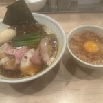 麺処 にし尾 - 特製手揉み中華そばと出汁醤油のTKG