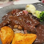 横浜チーズカフェ - 牛イチボのステーキ