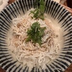 居酒屋 ちょーちょ - エシレバターのシラスご飯