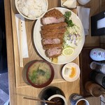 かつ善 - 特ろーすかつのセット