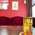 パーラートモミ - 窓際席