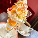 パーラートモミ - 【季節のパフェ】みかんとレアチーズのパフェ